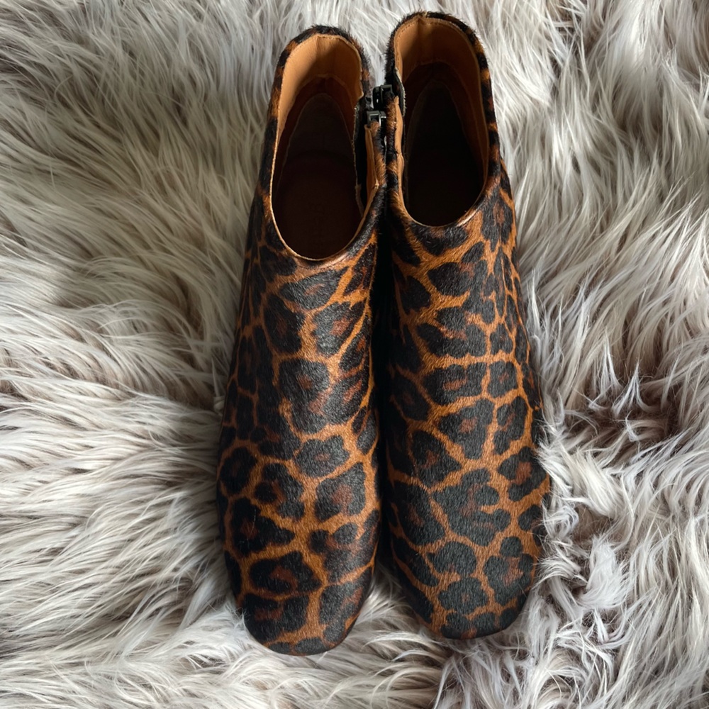 NWOT Gentle Souls By Kenneth Cole Leopard Fur Ankle Boots - Picture 2 of 6